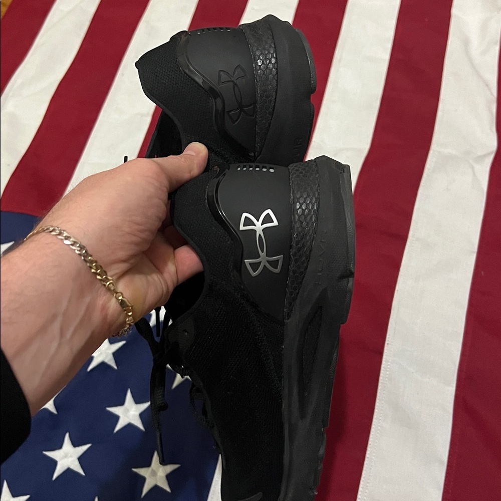 Used Under Armour gym shoes - Picture 3 of 13